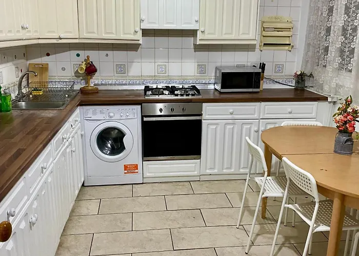Central London 3 Bedroom Flat, Oxford Circus, W1W