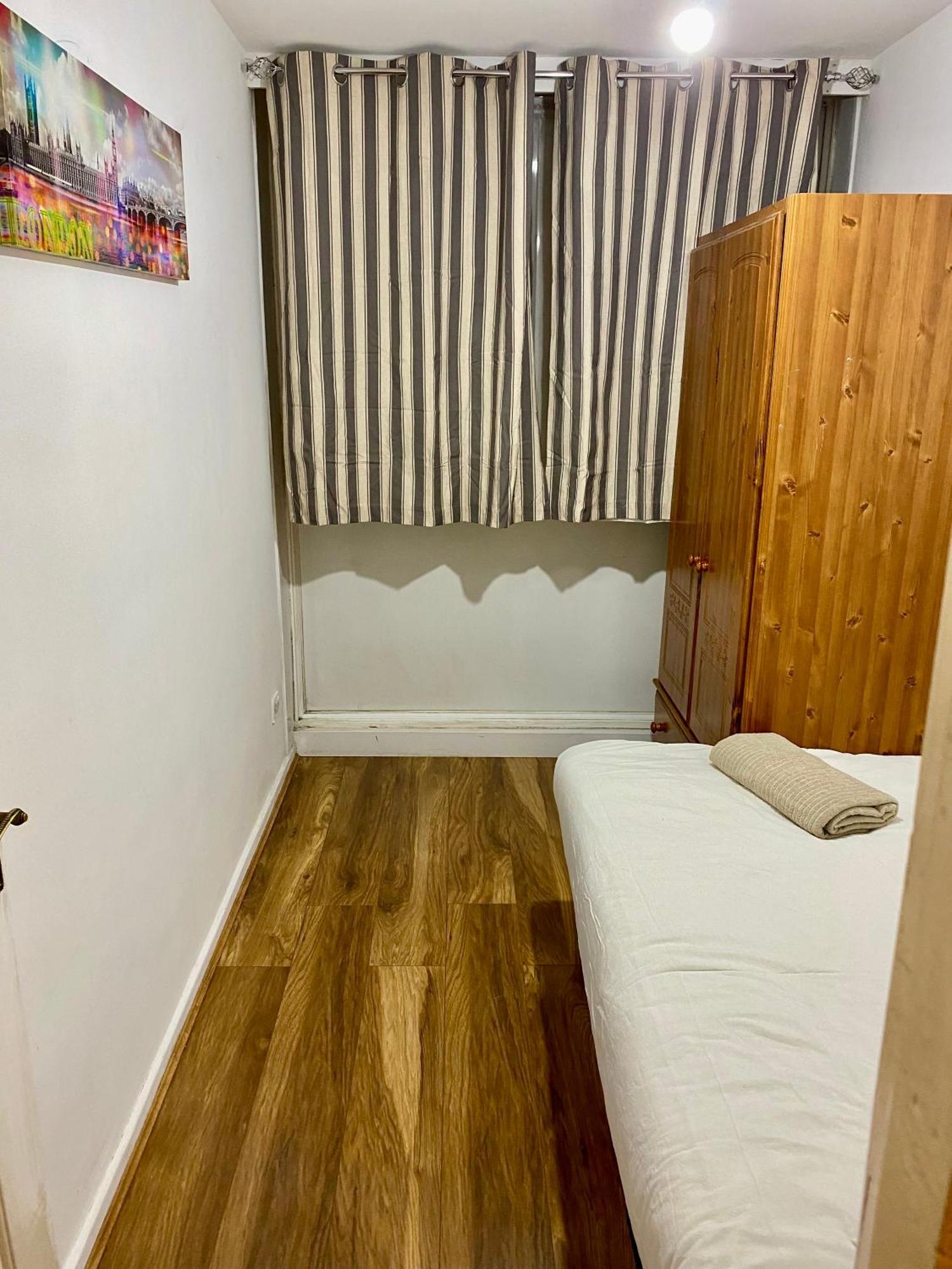 3 Bedroom Flat, Oxford Circus, W1w Апартаменты Лондон