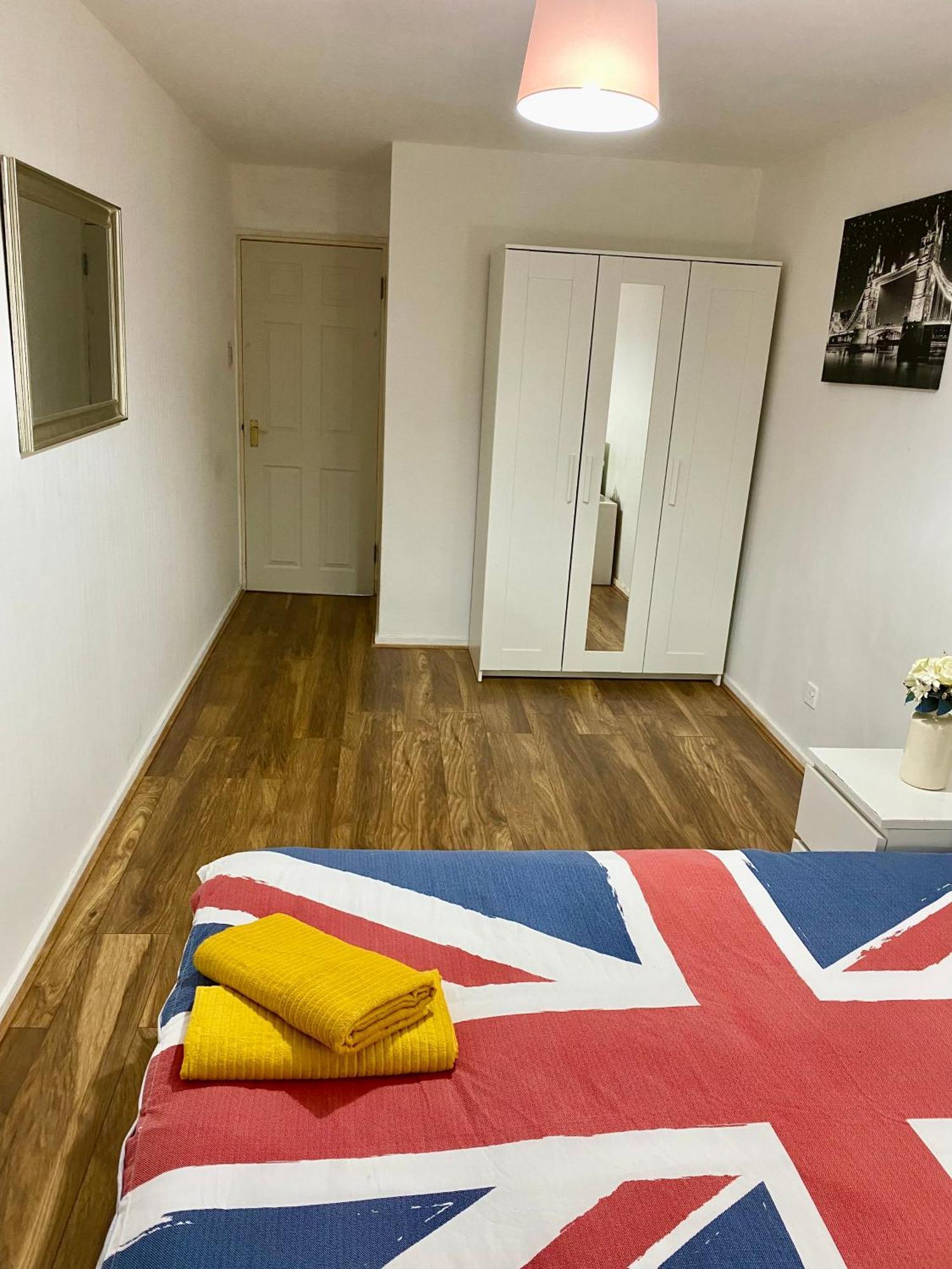 3 Bedroom Flat, Oxford Circus, W1w Апартаменты *