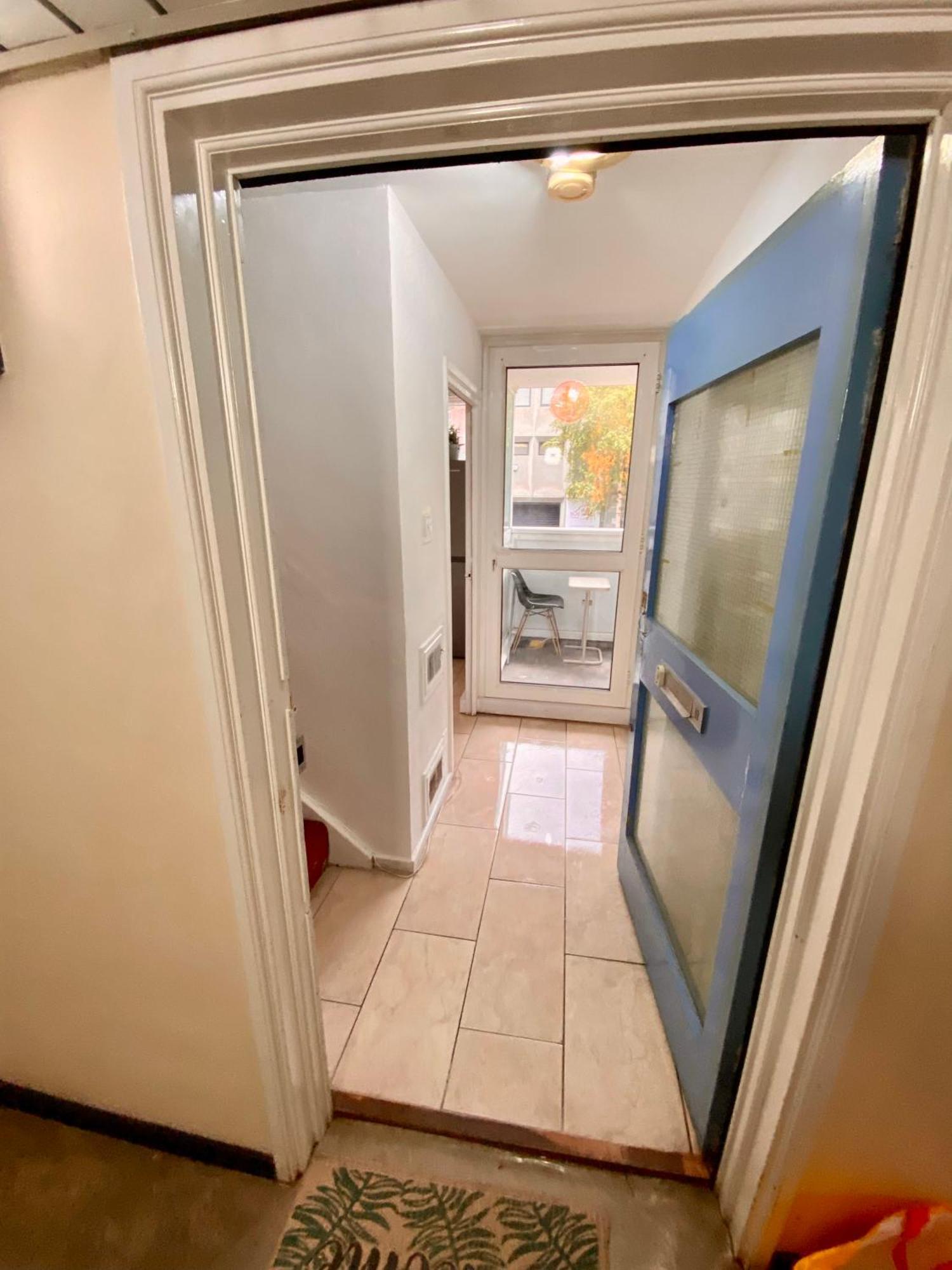 3 Bedroom Flat, Oxford Circus, W1w * Лондон