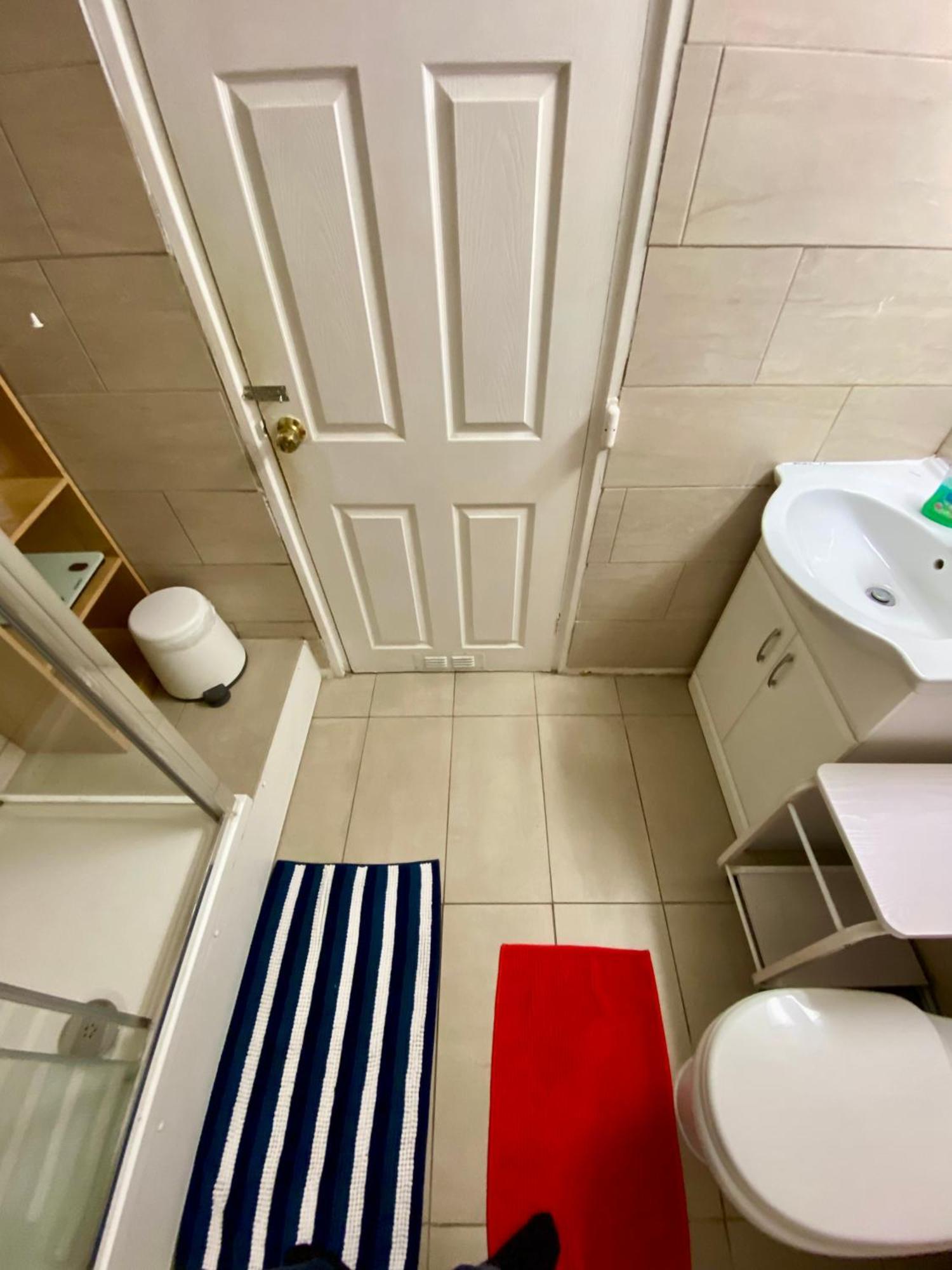 3 Bedroom Flat, Oxford Circus, W1w * Лондон